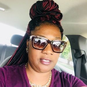 Meet your Posher, Tina